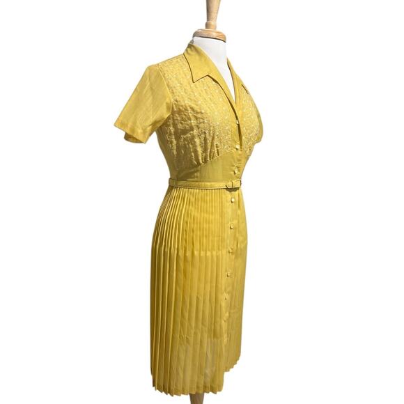 Vintage 1950s Yellow Gold Belted Pleated Embroidered Trad Day Dress - Picture 2 of 7